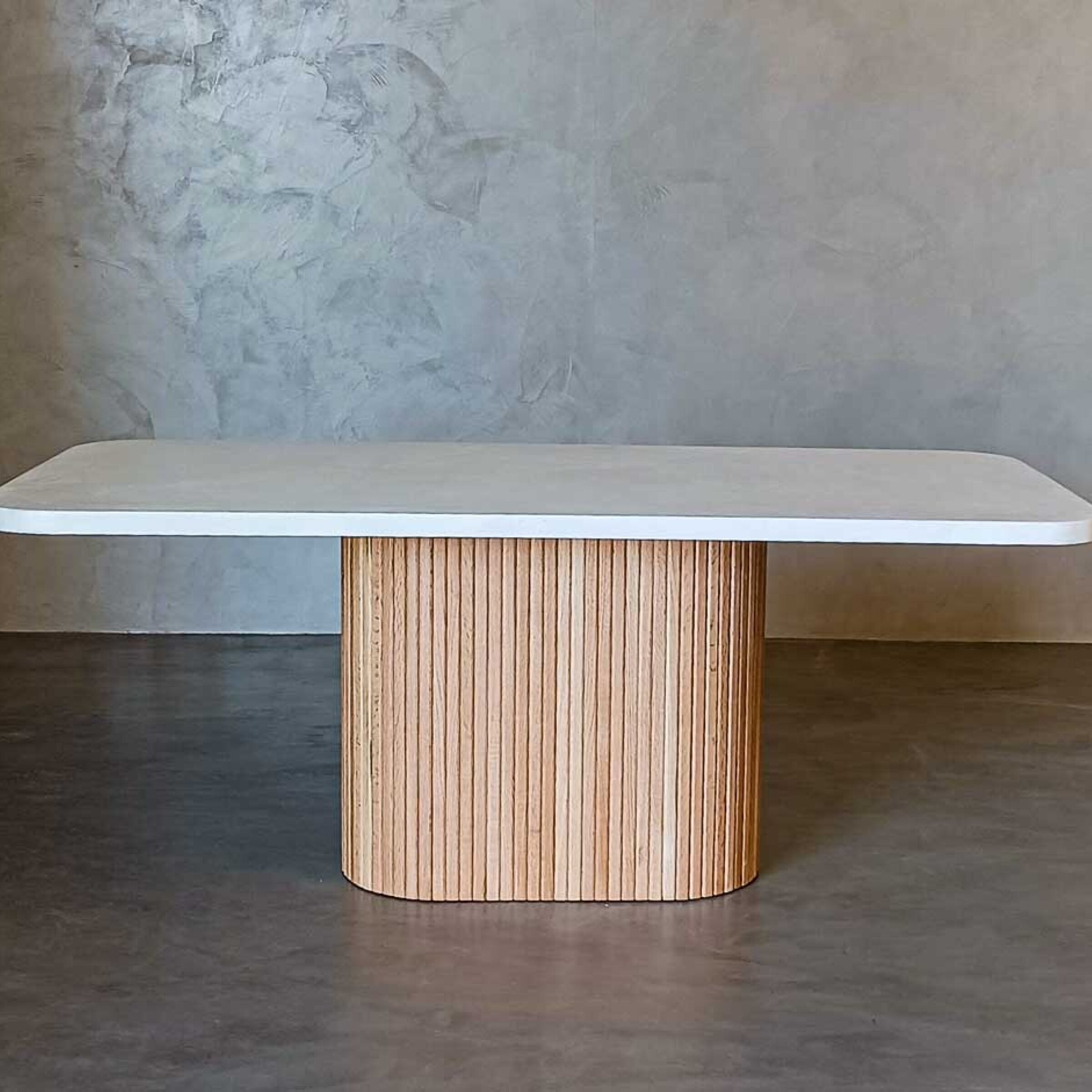 Mesas microcemento y madera